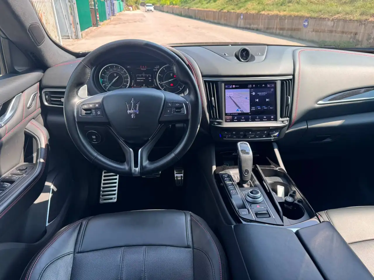 Maserati Levante 2024 — фото 11