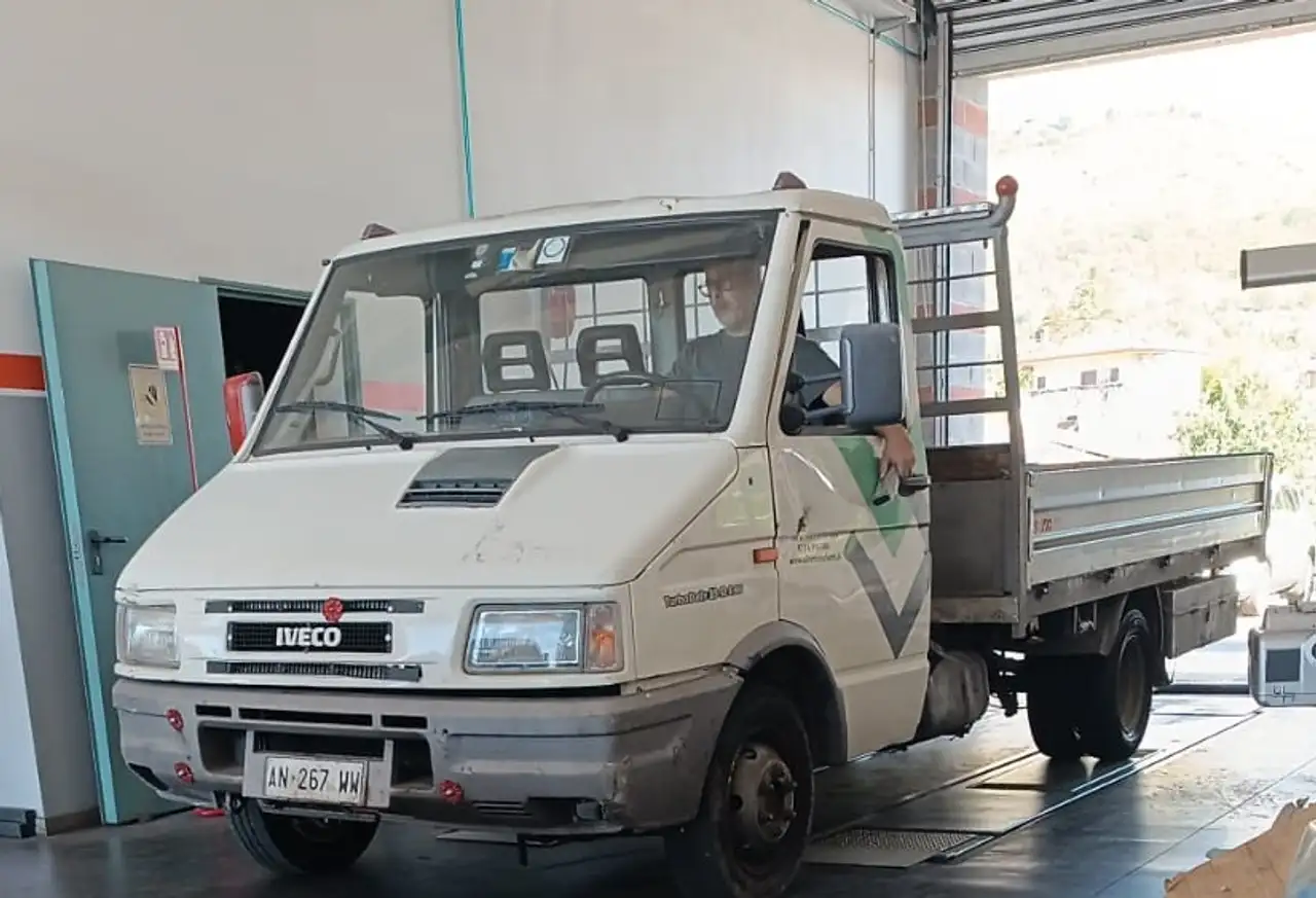 Iveco Daily 35-10 Turbo cassone fisso gru, foto 1