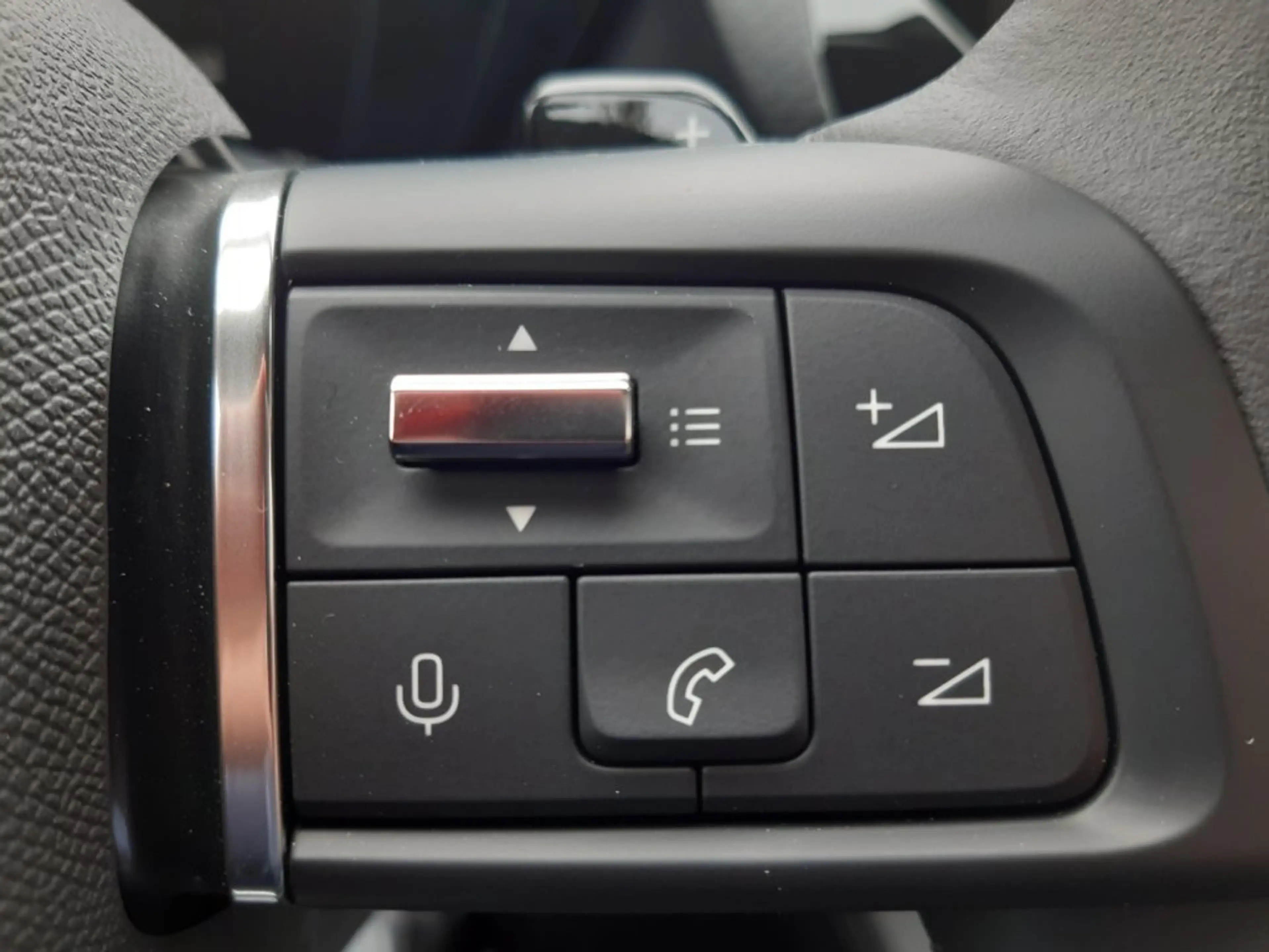 Citroen C5 X Hybrid 225 e-EAT8 Feel — photo 14