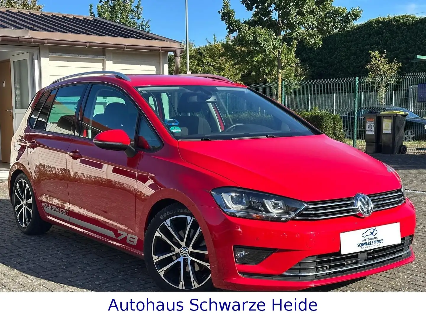 Volkswagen Golf Sportsvan Golf 7 Sportsvan *Sondermodell-Lounge*Xenon*AHK* Rot - 1
