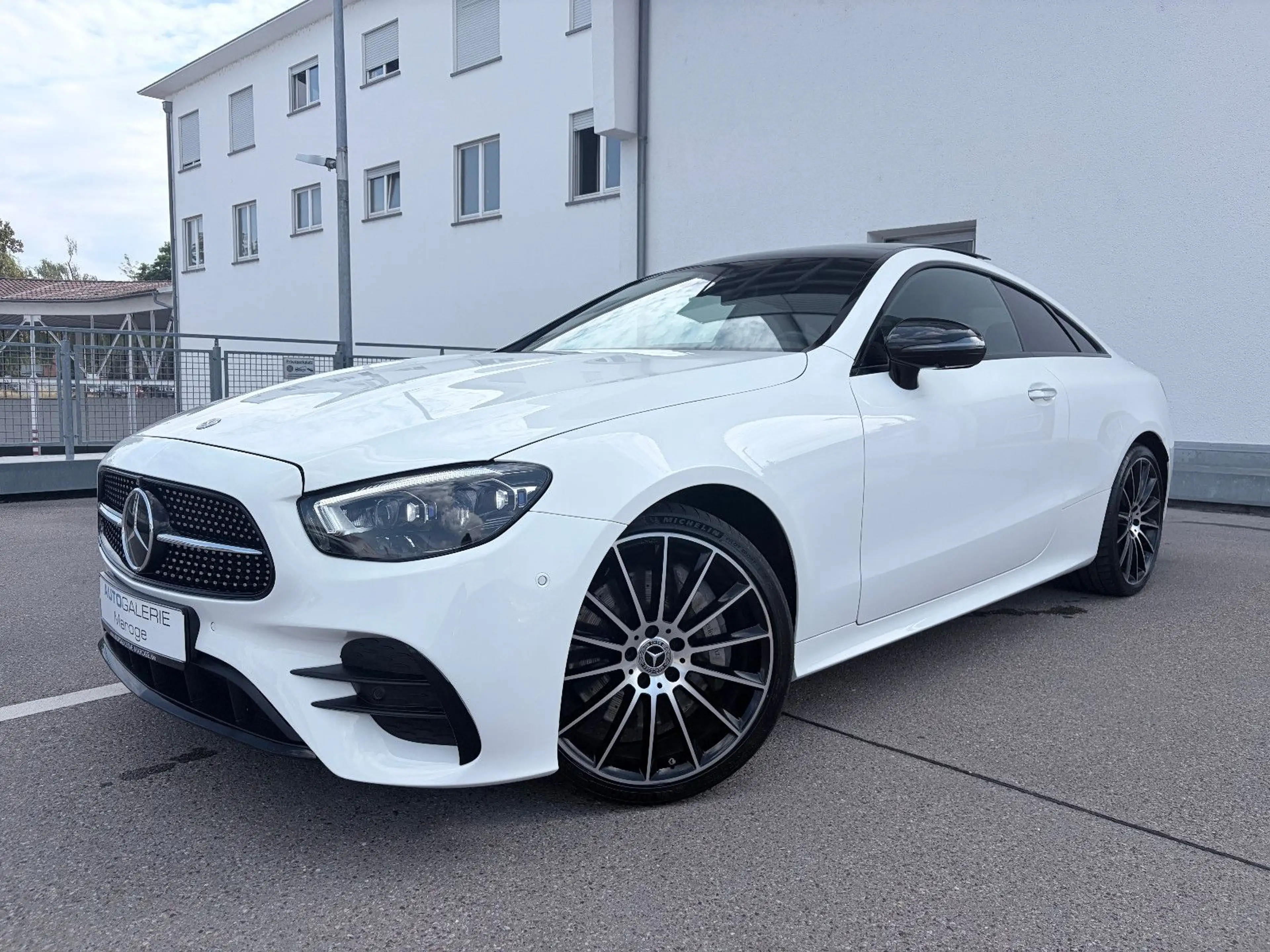 Mercedes-Benz E 450 4M AMG LINE PANO/360°/BURMESTER/DISTRONIC