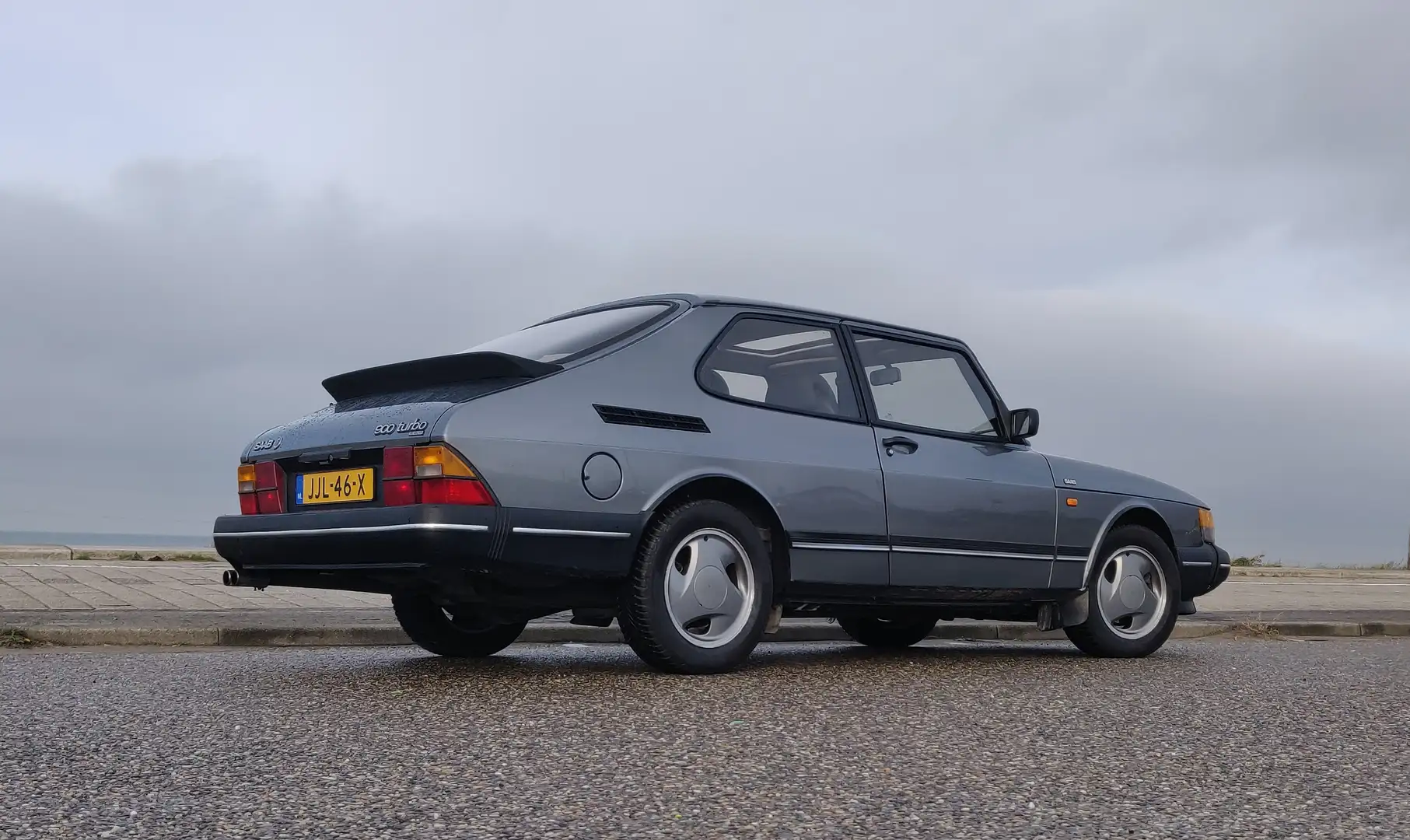 Saab 900 turbo 16v Šedá - 2