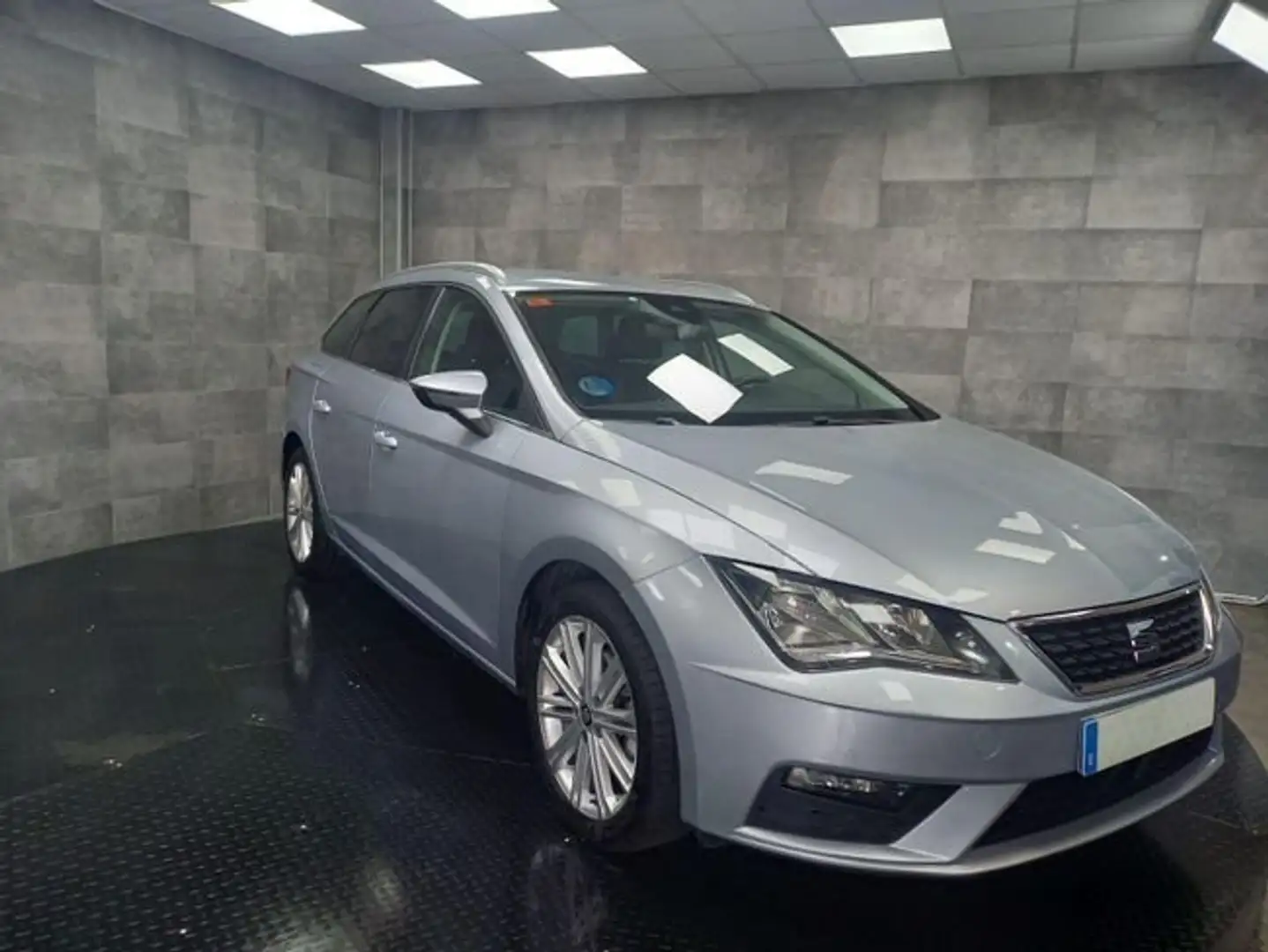 SEAT Leon 1.5 TSI S&S Xcellence 130 Gris - 2