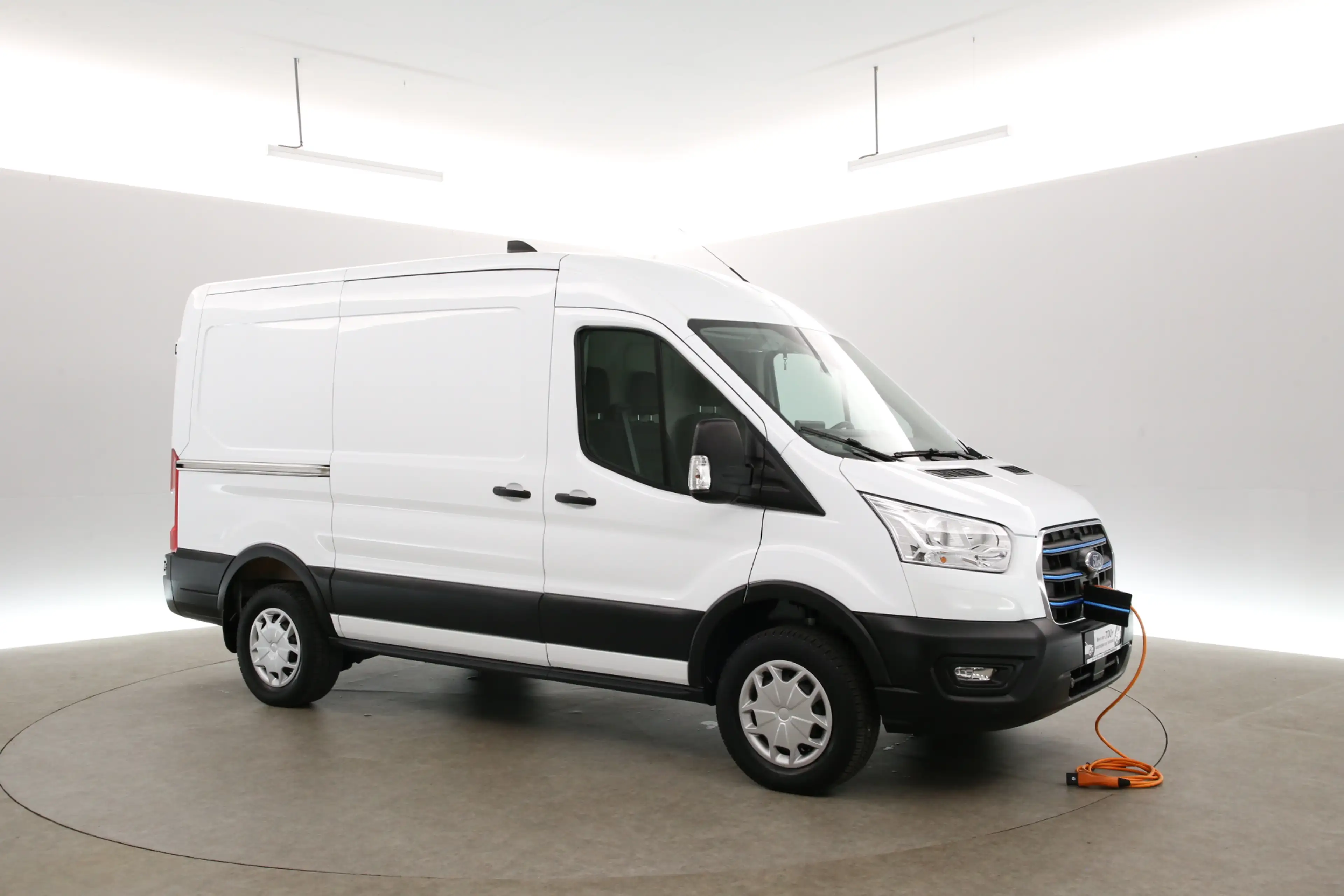 Ford Transit Elektrisch L2H2 68 kWh | Snelladen | SOH 97% | Cli — photo 6