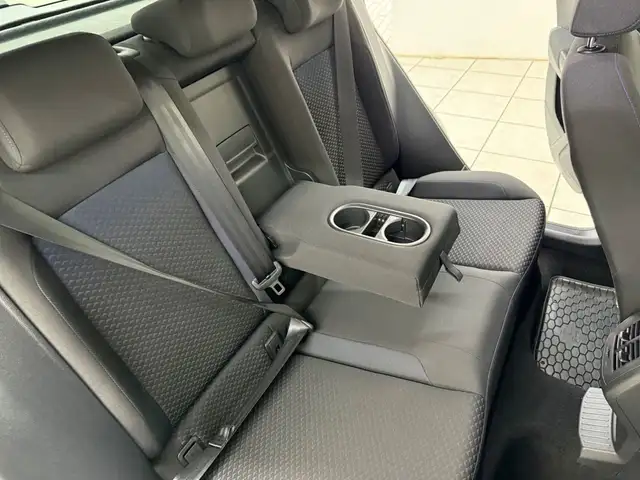 Volkswagen T-Roc view 12