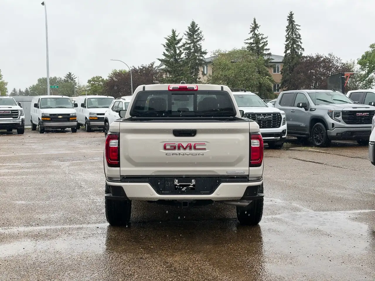 GMC Canyon снимка GMC Canyon