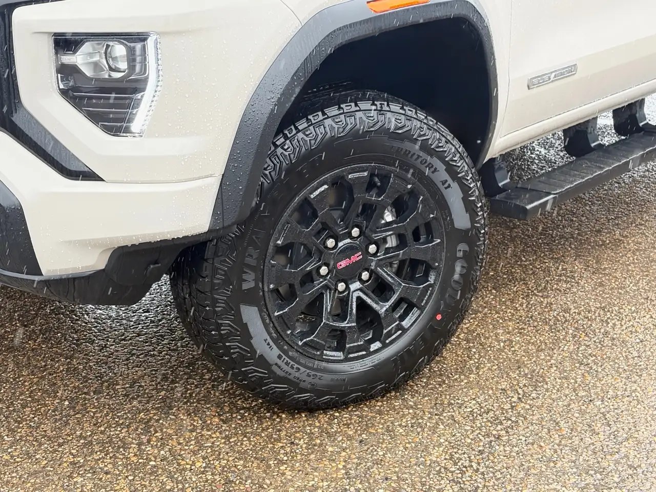 GMC Canyon снимка GMC Canyon