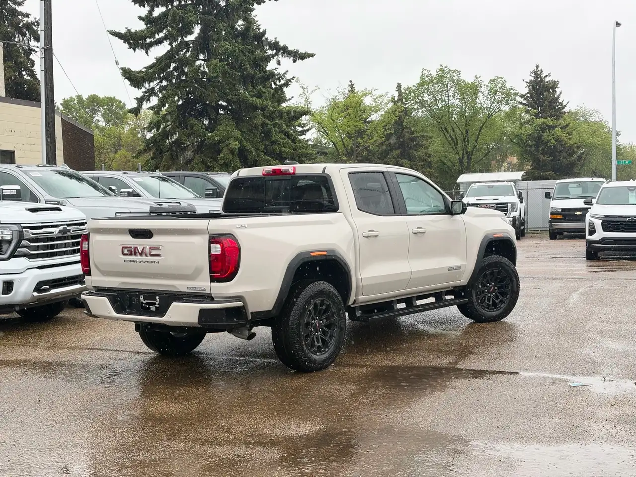 GMC Canyon снимка GMC Canyon