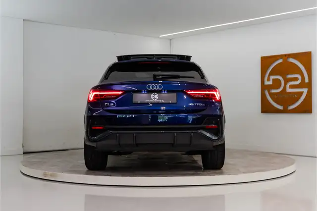 Audi Q3 view 4