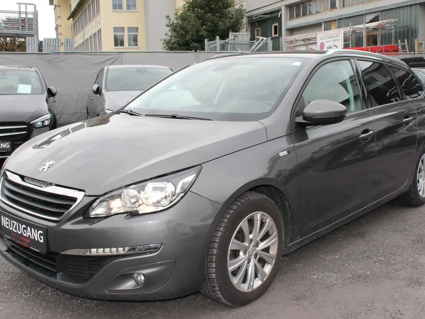 Peugeot 308 308 SW 1,6 BlueHDi 100 Style S Grau - 2