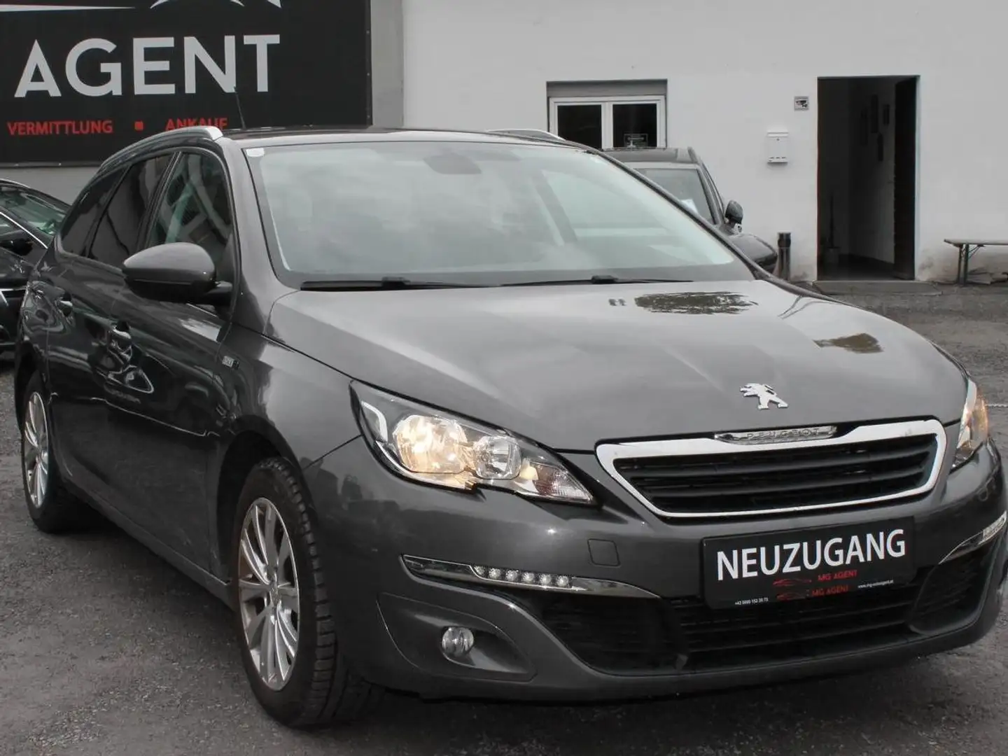 Peugeot 308 308 SW 1,6 BlueHDi 100 Style S Grau - 1