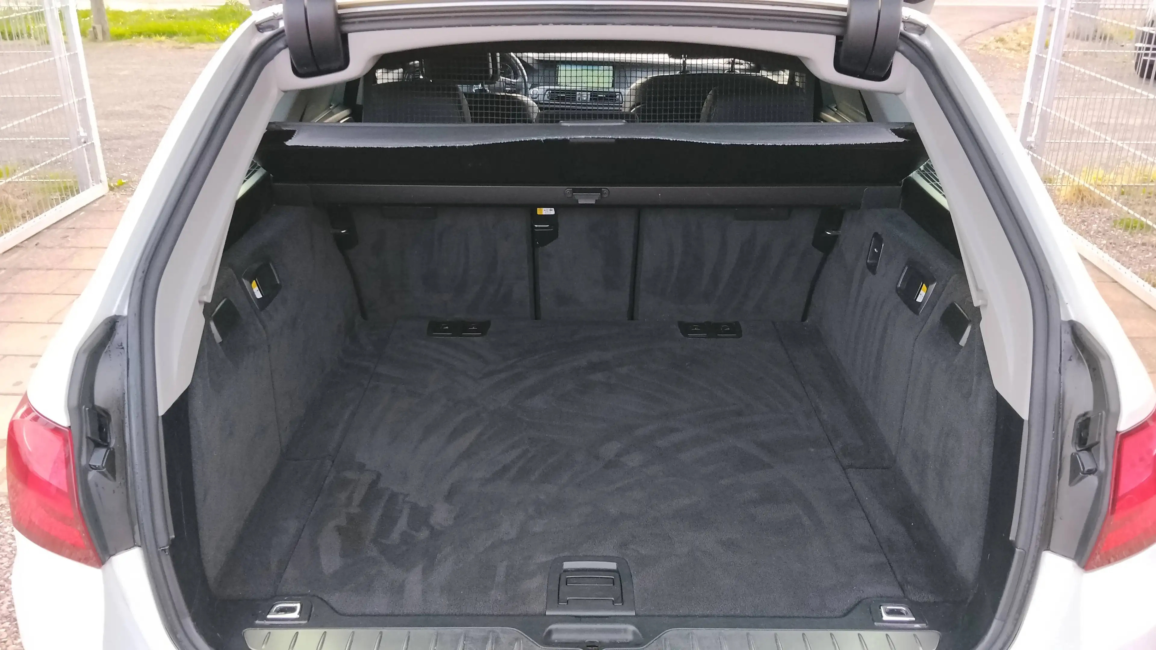 BMW 520 520d Touring Leder,Xenon,el.Heckklappe,PDC,teilel.Sitze,Pano-Schiebedach,Sitzh. — photo 14