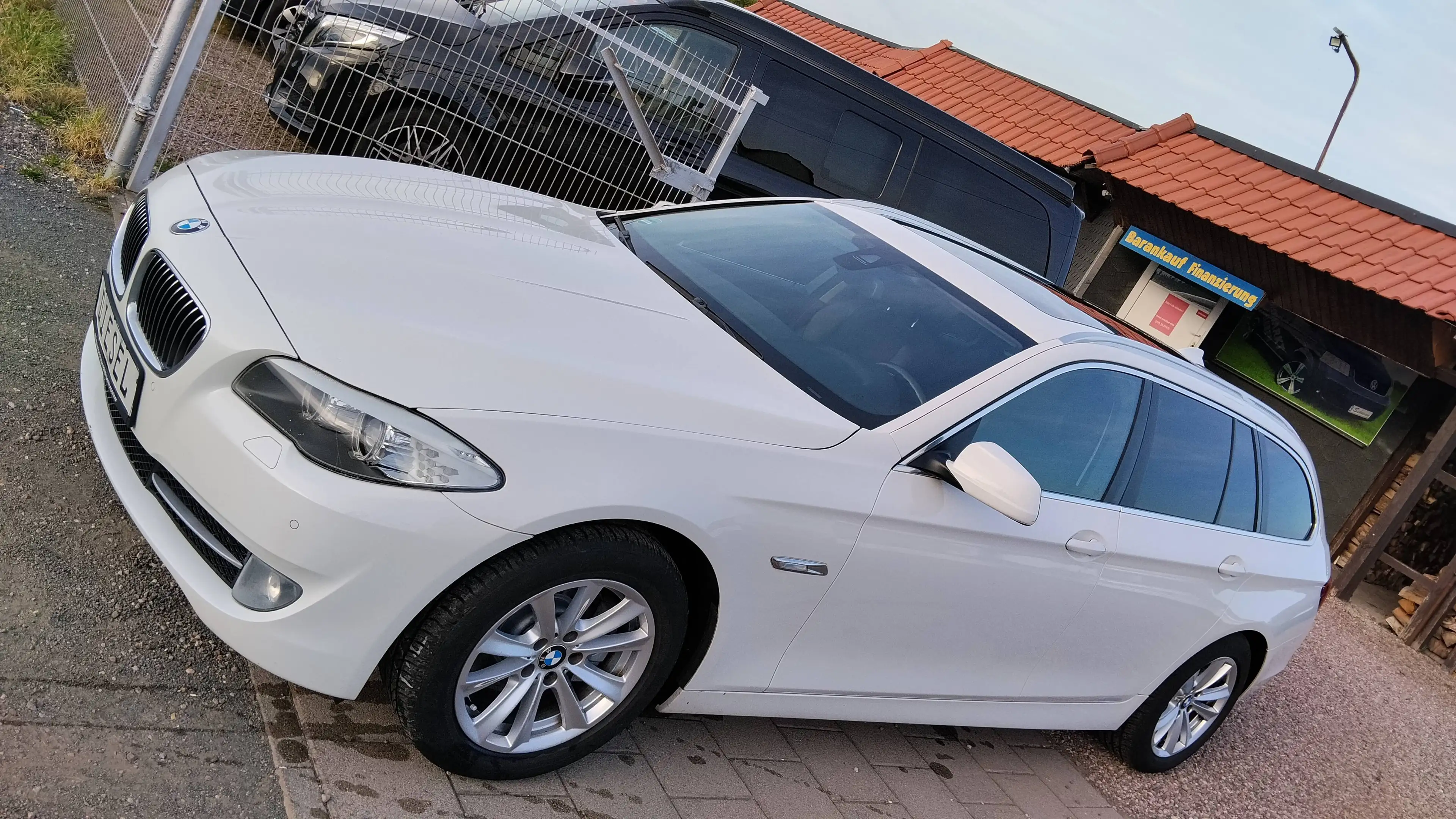 BMW 520 520d Touring Leder,Xenon,el.Heckklappe,PDC,teilel.Sitze,Pano-Schiebedach,Sitzh. — photo 8