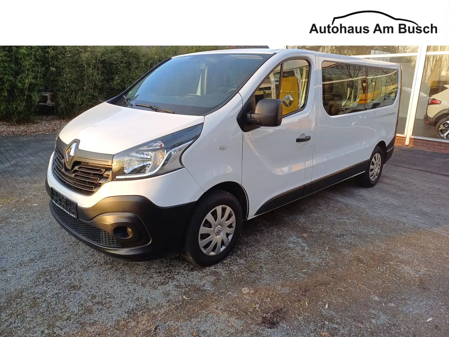 Renault Trafic L2H1 2,9t  Expression 9-Sitzer Weiß - 1