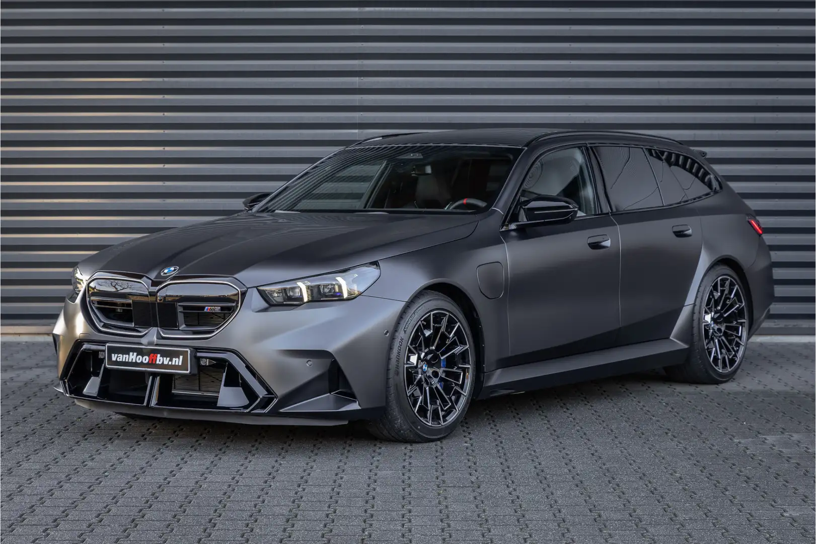 BMW M5 Touring Individual Frozen Grey - Trekhaak Grau - 1