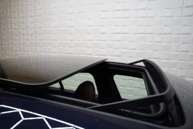 BMW X4 view 9