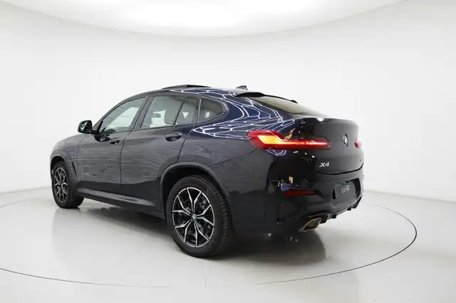 BMW X4 view 8