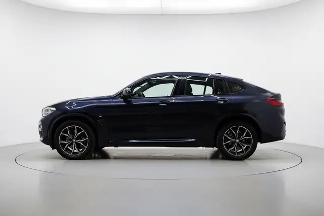 BMW X4 view 5