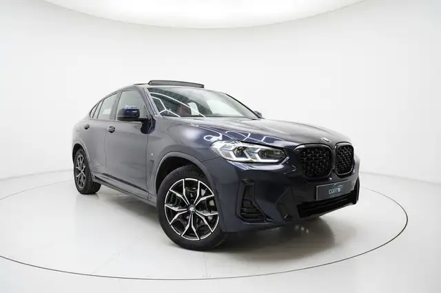 BMW X4 view 3