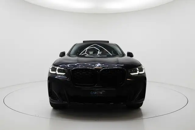 BMW X4 view 2