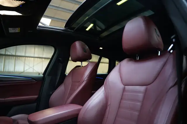 BMW X4 view 13