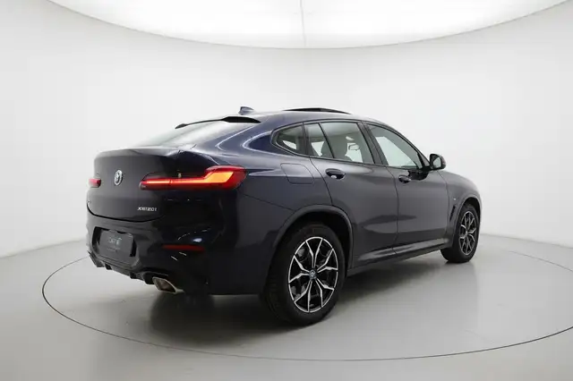 BMW X4 view 6