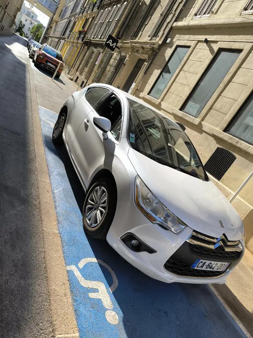 Citroen DS4 e-HDi 110 Airdream So Chic - 2