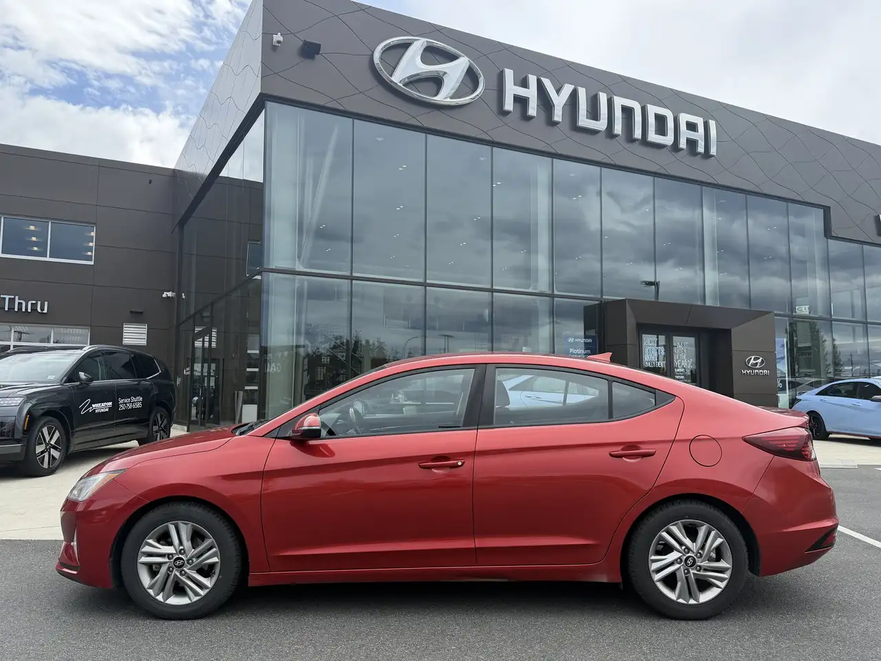 Hyundai ELANTRA photo Hyundai ELANTRA