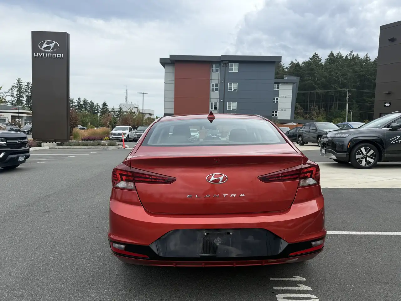 Hyundai ELANTRA photo Hyundai ELANTRA