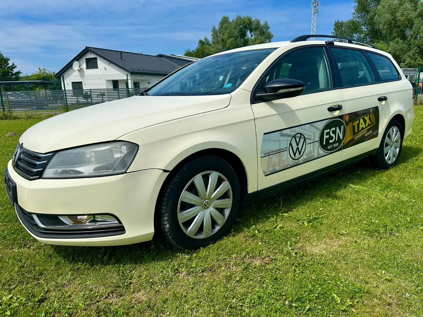 Volkswagen Passat Variant Trendline BlueMotion Noir - 1