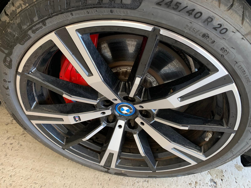 BMW 550 e xDr M Sport Pro ICONIC/HUD/PANO/20Z/360° — photo 3