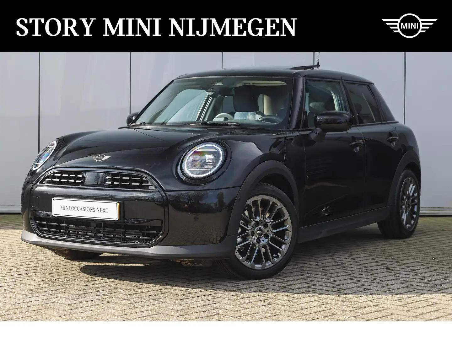 MINI Cooper C Hatchback Automaat / Classic / Pakket M / 17 inch Zwart - 1