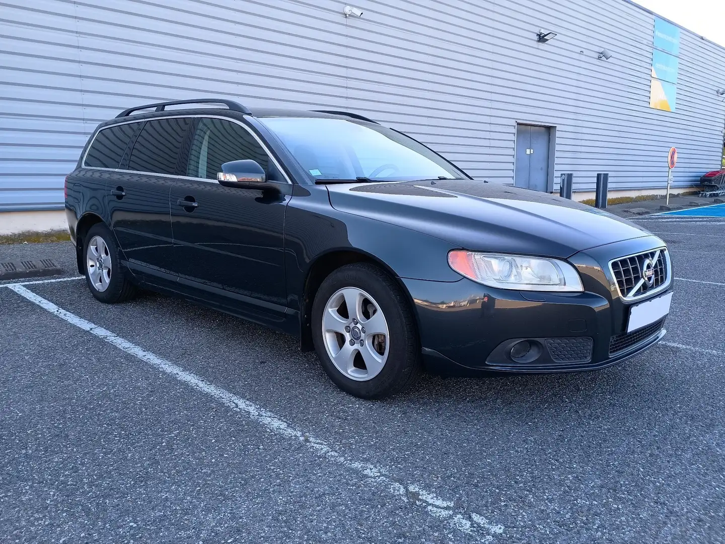 Volvo V70 2.5FT 231 FlexiFuel Momentum Gris - 2