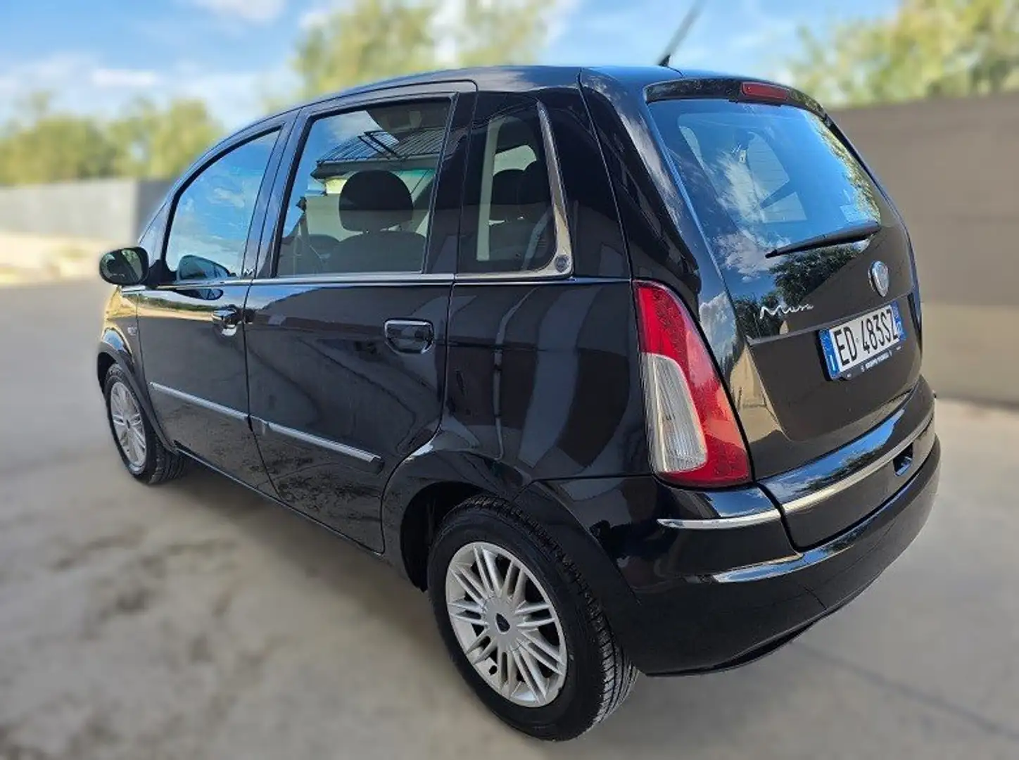 Lancia MUSA 1.3 mjt 90cv euro 4 Noir - 2