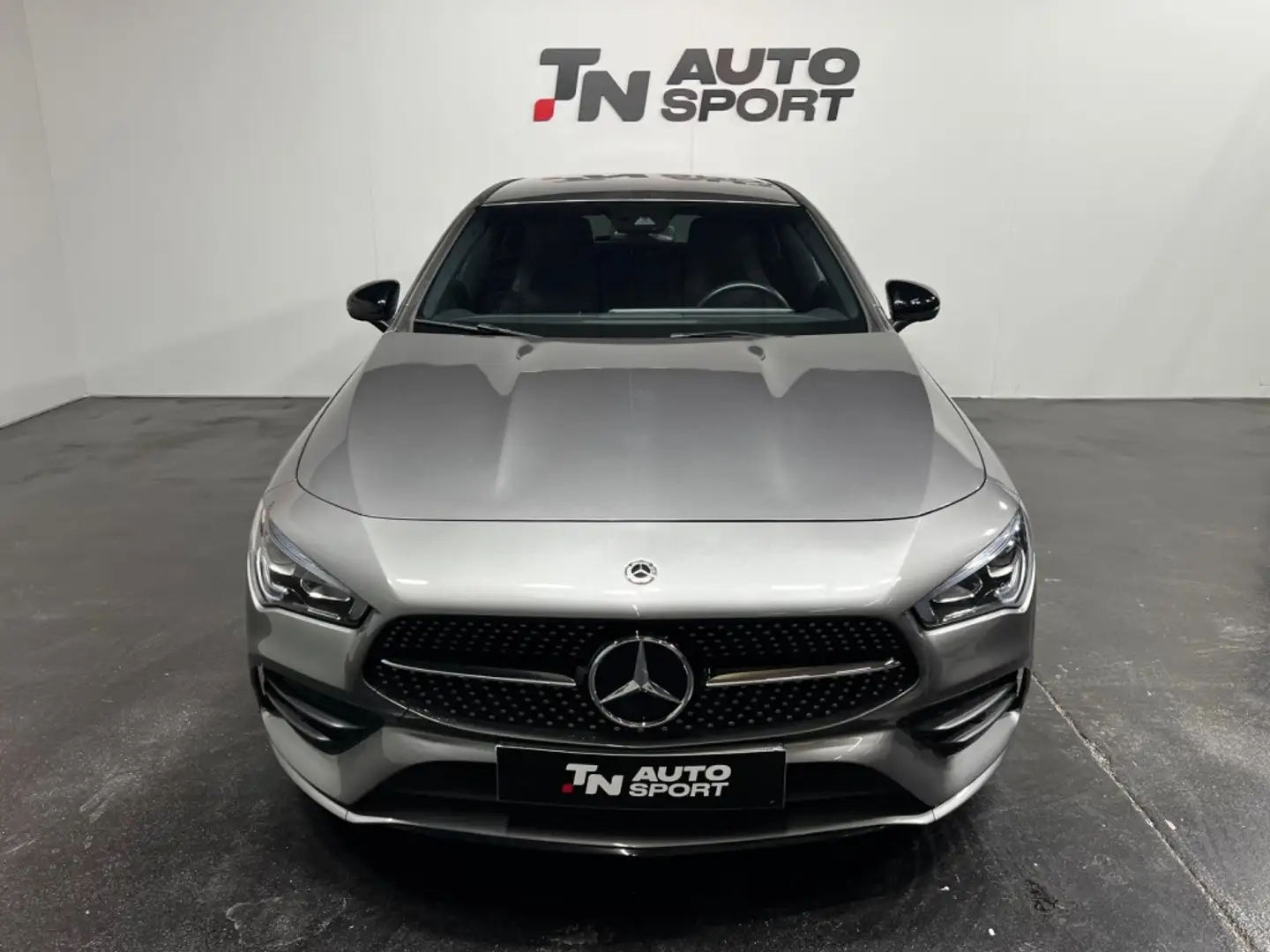 Mercedes-Benz CLA 180 Shooting Brake 7G-DCT Gris - 2