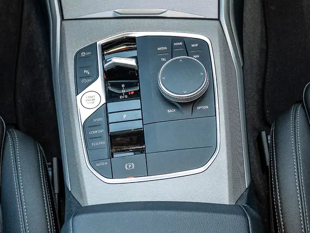 BMW 3 Series view 10