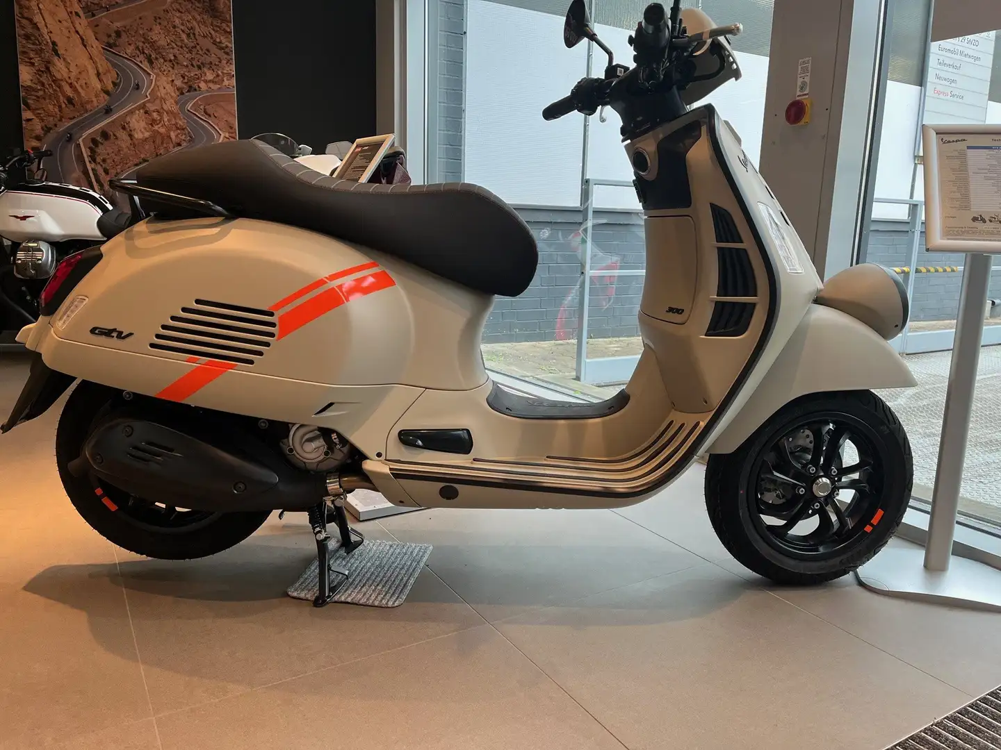 Vespa GTV 300 GTV 300 Euro 5 *Beige und Schwarz* Bej - 1