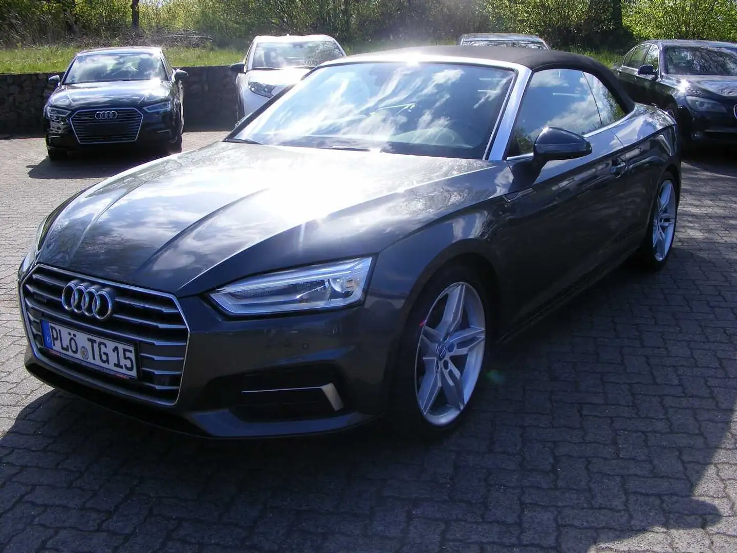 Audi A5 Cabrio Diesel 40 TDI quattro S tronic sport Grau - 1