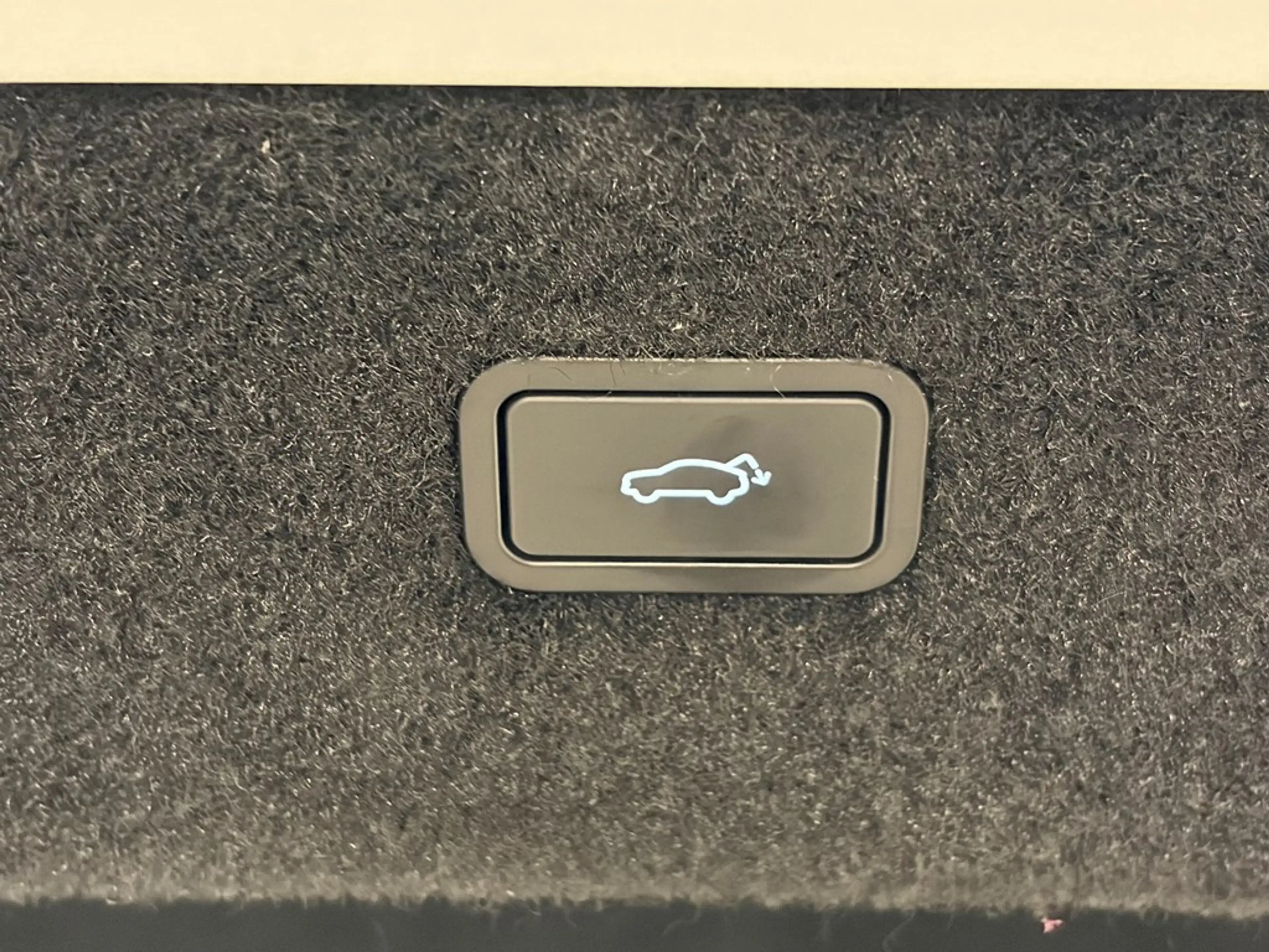 Polestar 4 Long Range PILOT PLUS PACK — photo 12