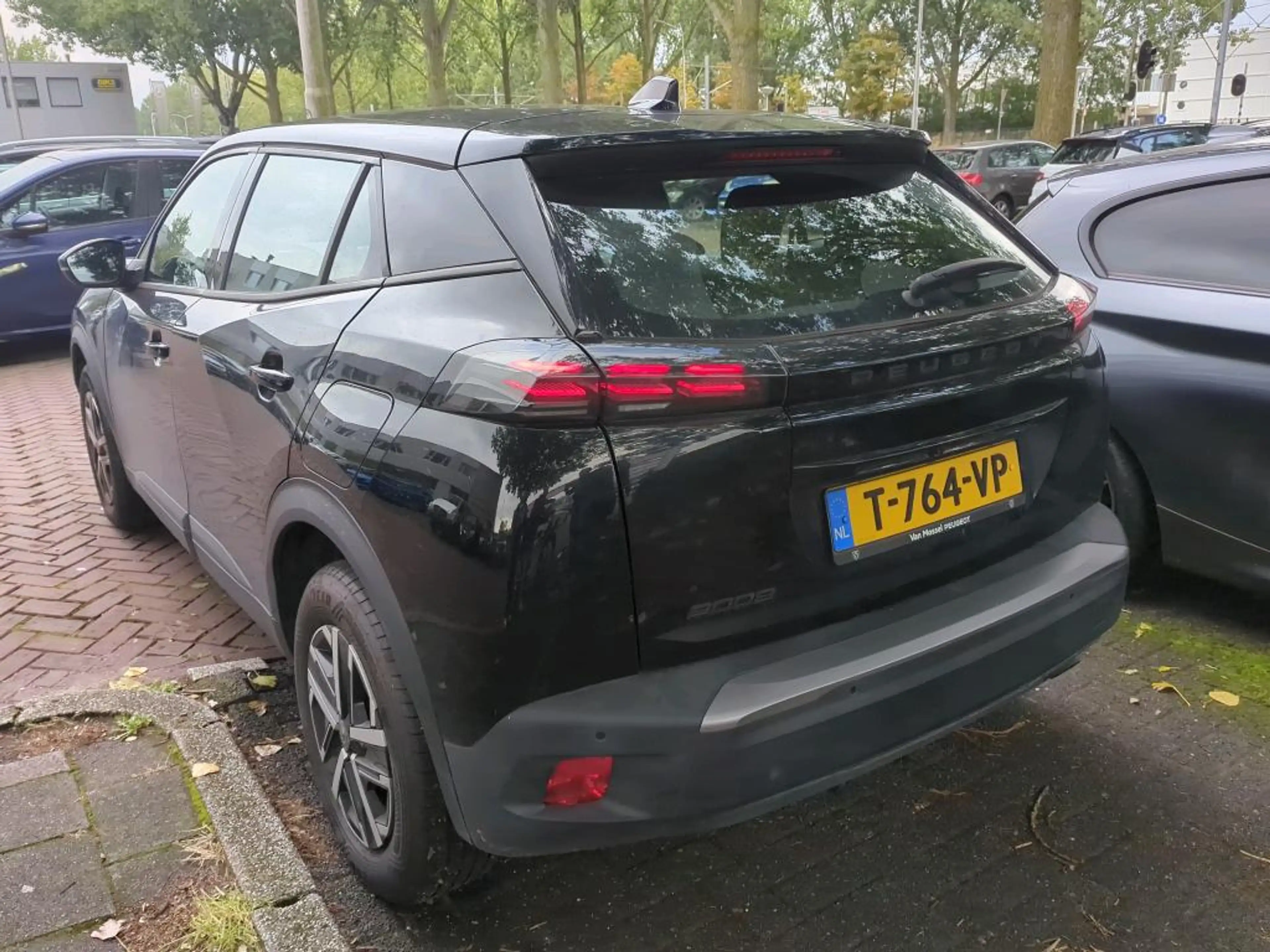 Peugeot 2008 1.2 PureTech 100pk Active | Navigatie | Camera | T — photo 4