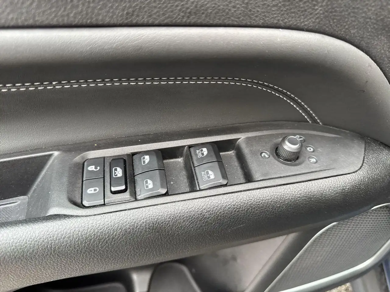 Jeep Compass Limited Hybrid 4WD*Pano*Kamera*Navi*Shz* 22