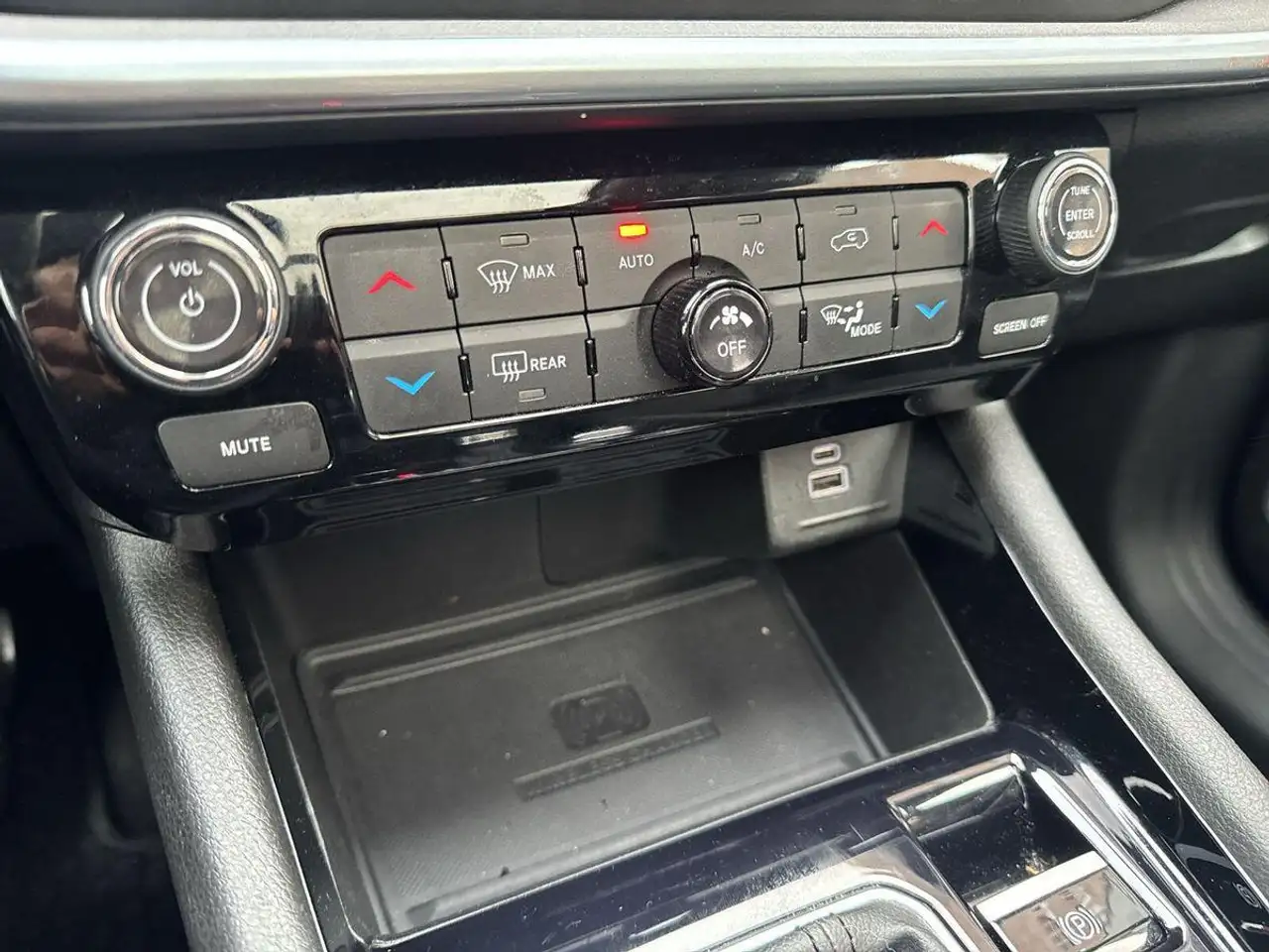 Jeep Compass Limited Hybrid 4WD*Pano*Kamera*Navi*Shz* 23