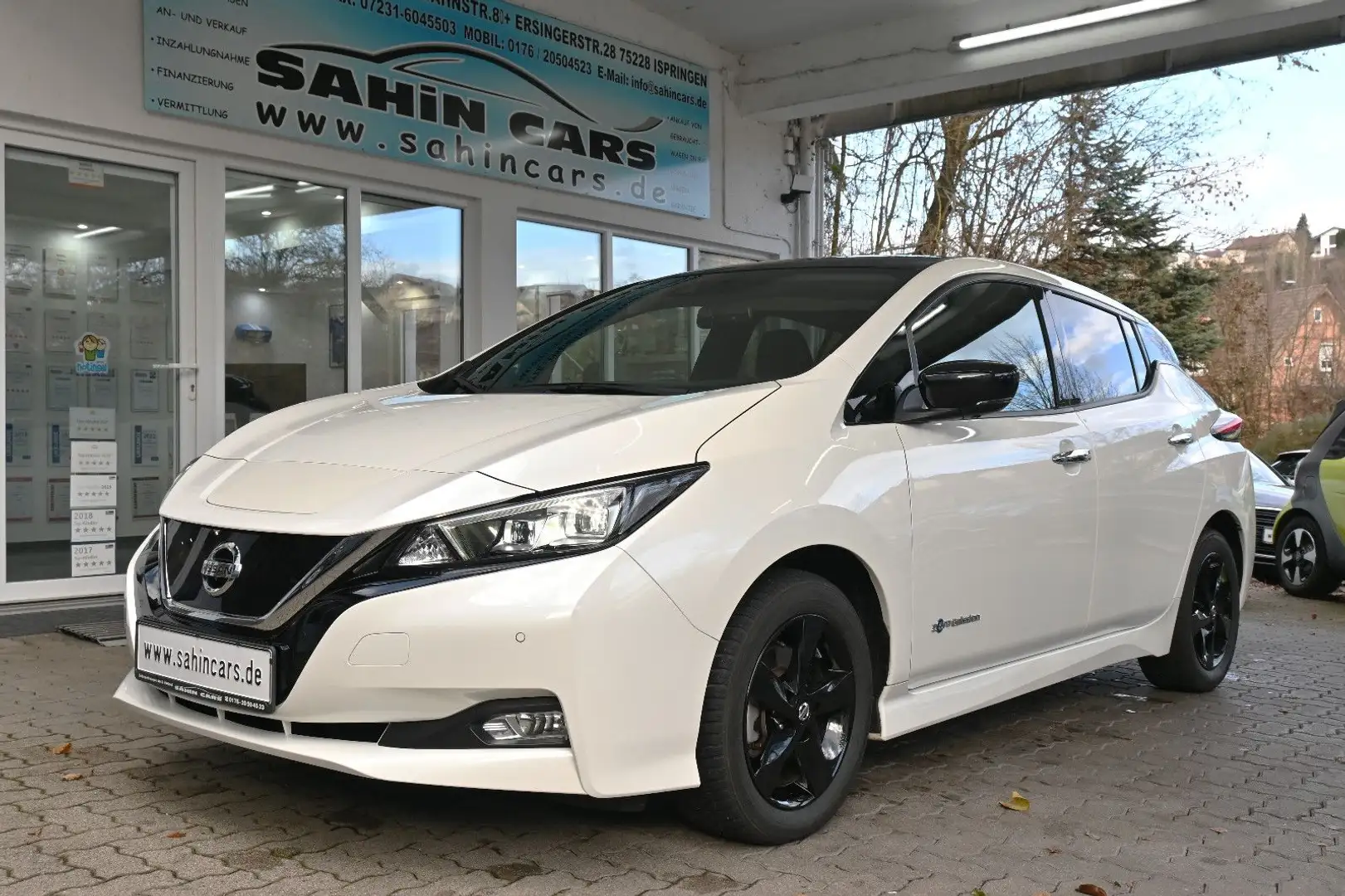 Nissan Leaf N-Connecta 40kWh LED/360° KAMERA/NAVI/SPUR. Silver - 1