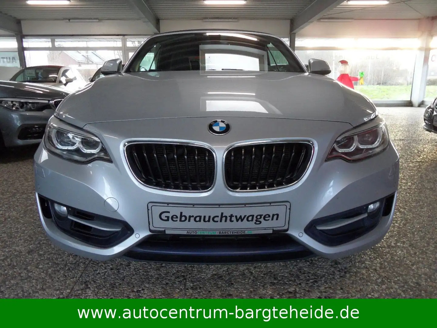 BMW 218 i Cabrio Aut. Sport Line NAVI+XENON Argent - 2