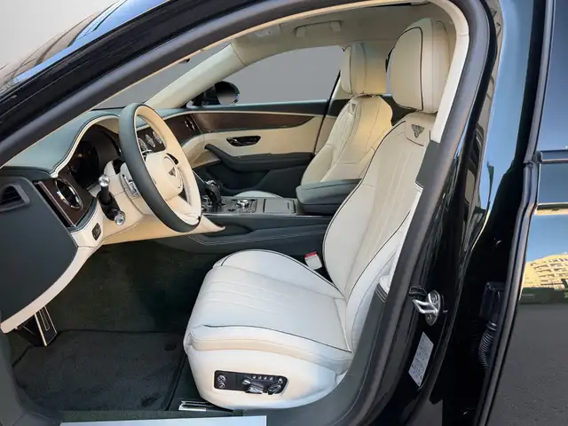 Bentley Flying Spur view 10