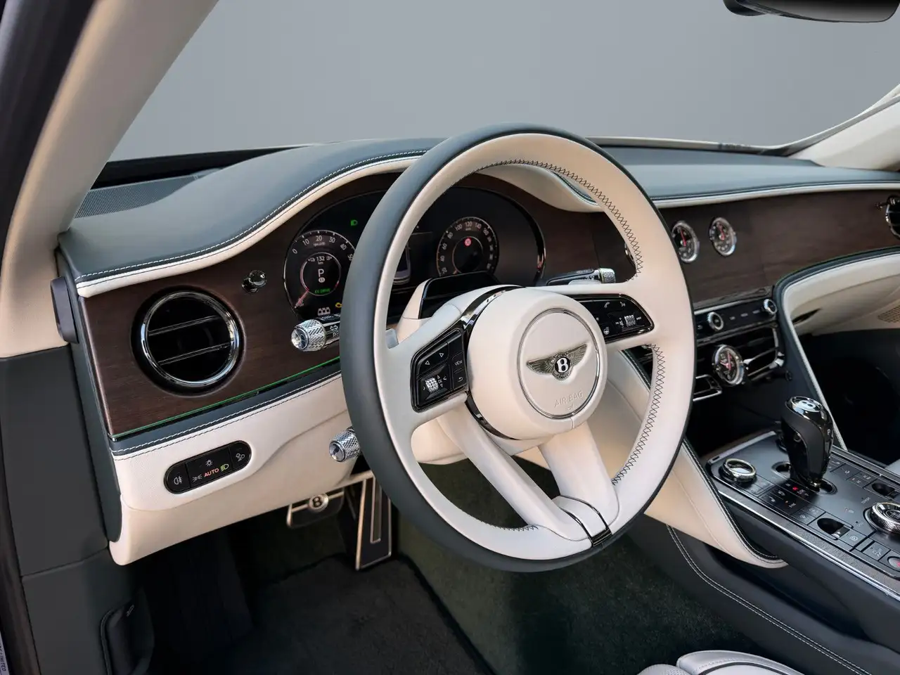 Bentley Flying Spur 2026 — фото 12