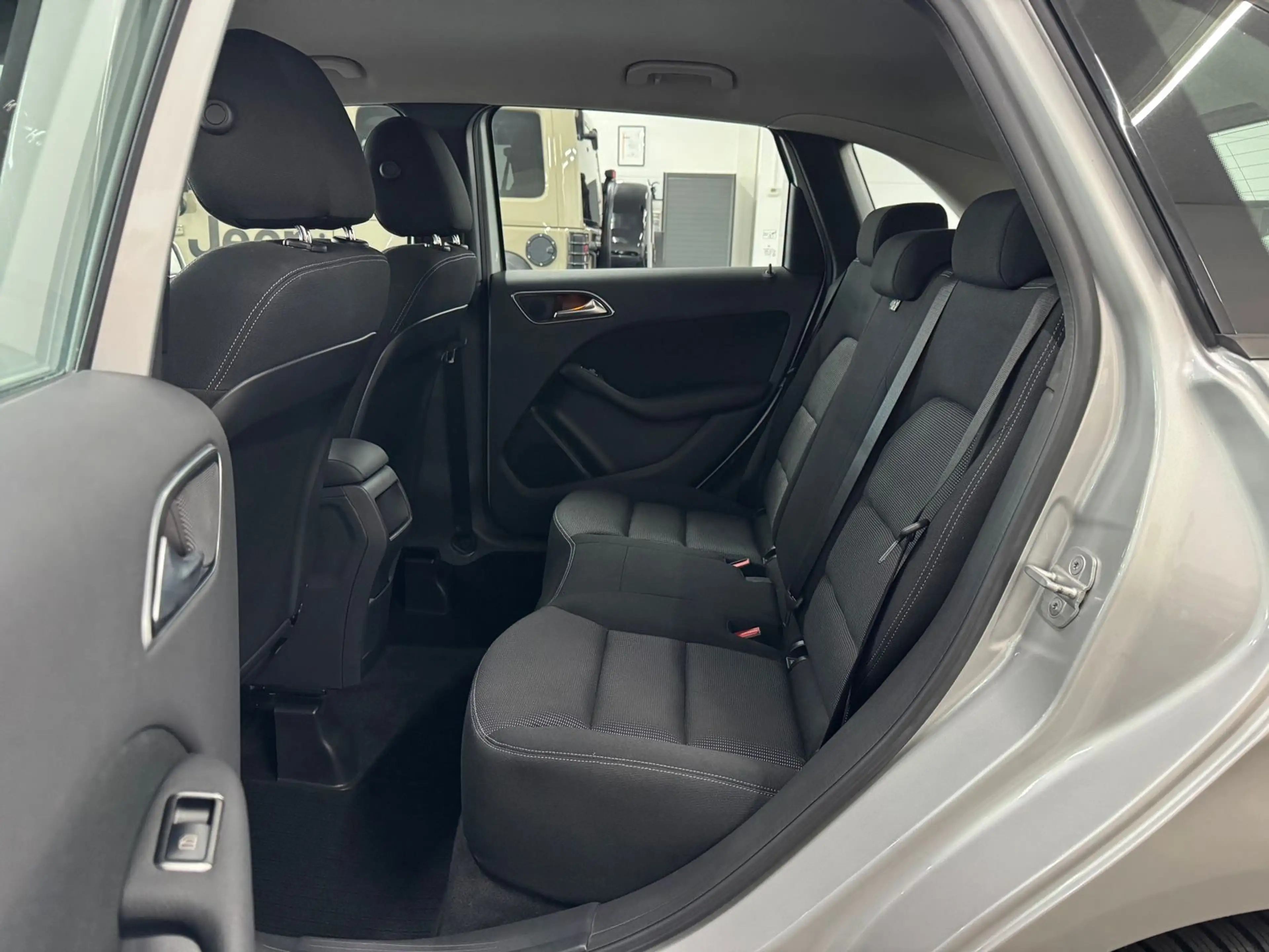 Mercedes-Benz B 180 B Aut. XENON/PDC/1 FAMILIENHAND/UNFALLFREI — photo 15