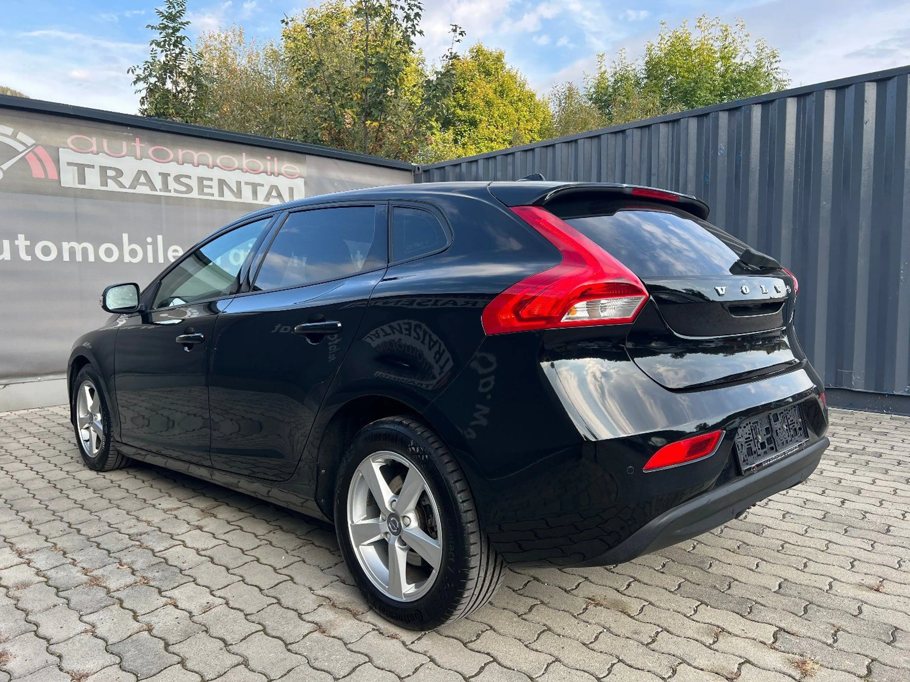 Volvo V40 D2 Kinetic — photo 6