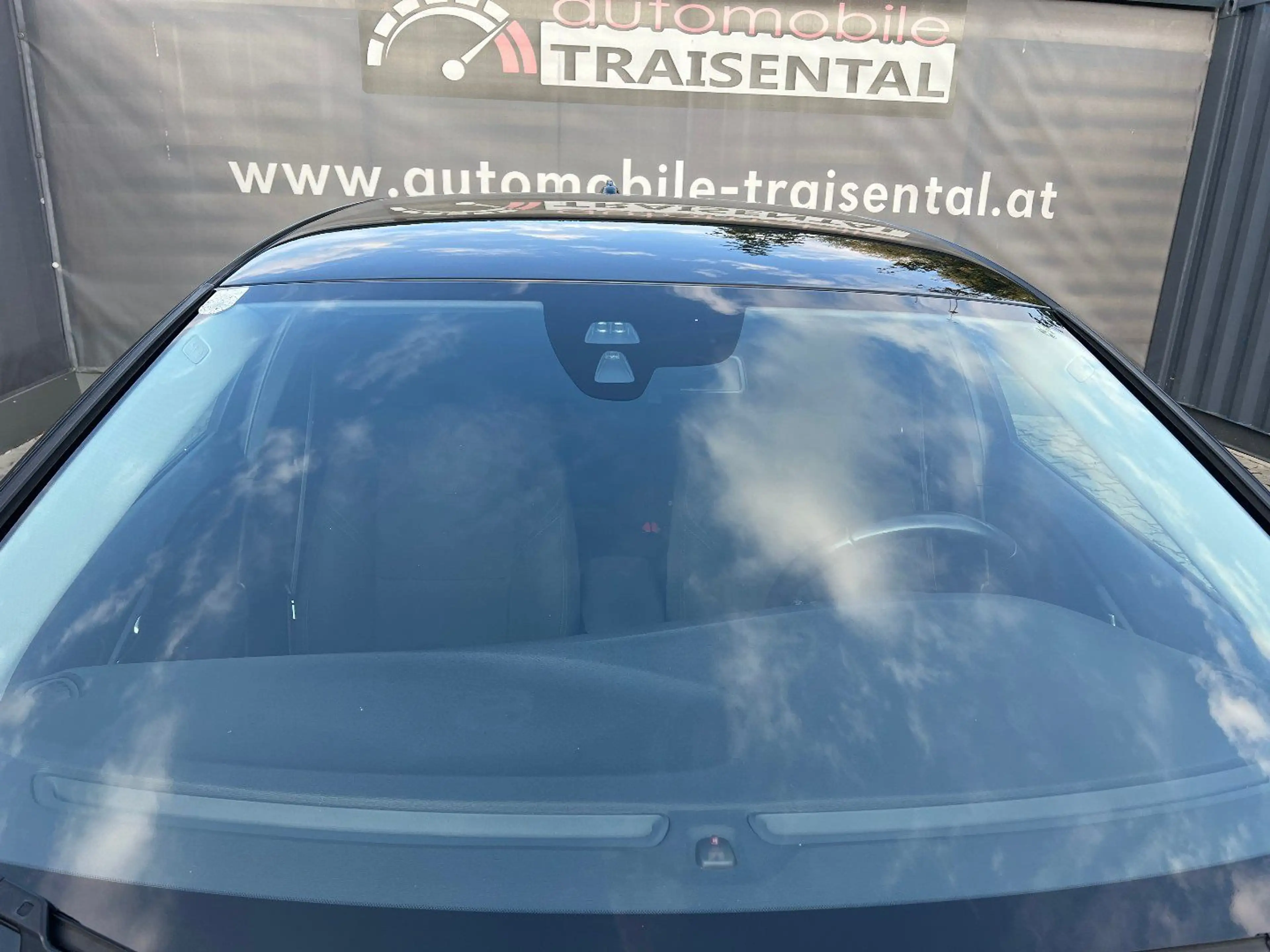 Volvo V40 D2 Kinetic — photo 10