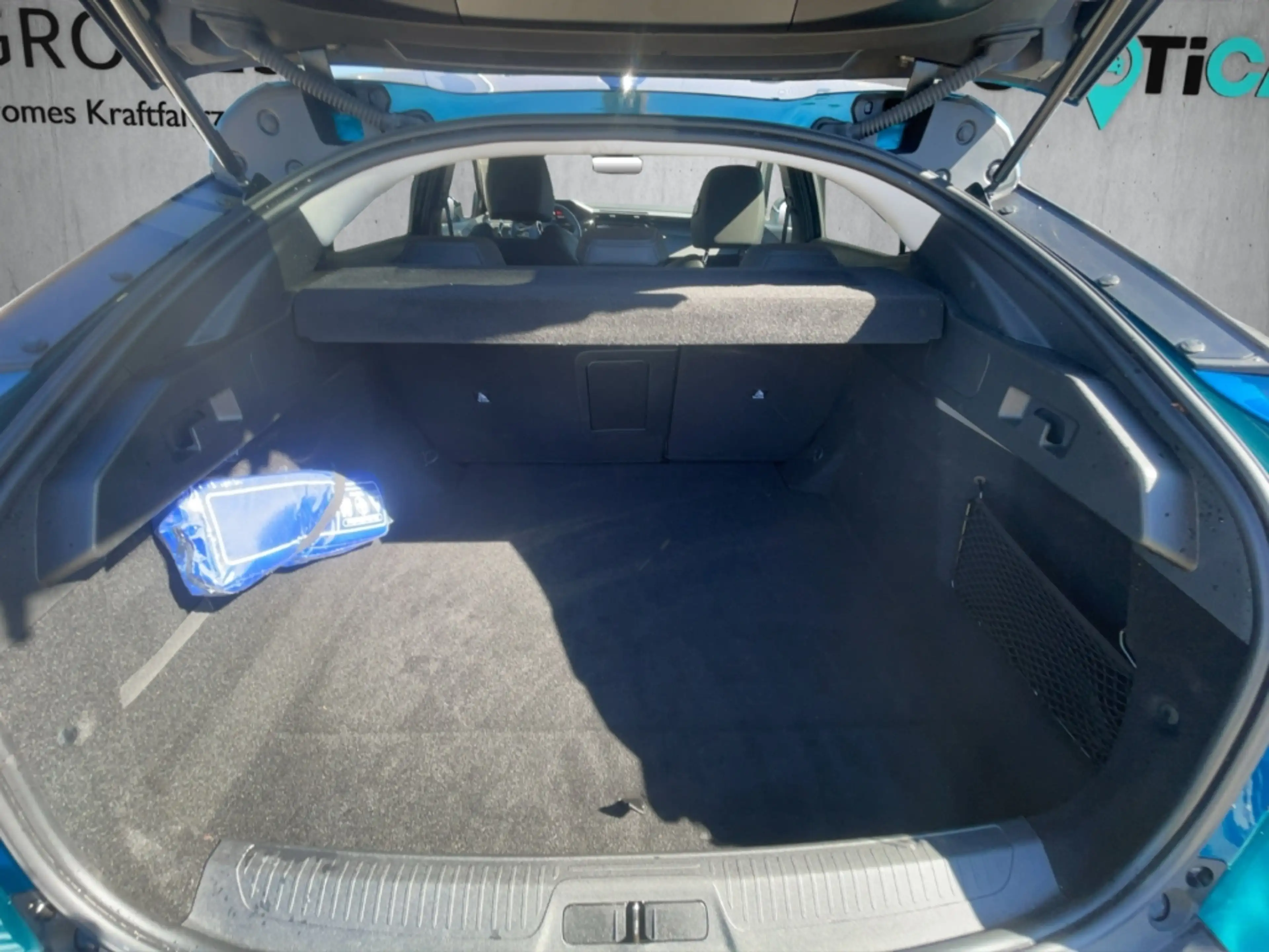 Peugeot 408 Allure PT130 EAT8 Kamera LED ACC Apple CarPlay Sit — photo 7